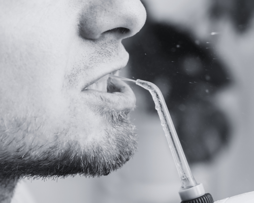 Oralni tuševi – Kako nam pomažu pravilno čistiti zube?
